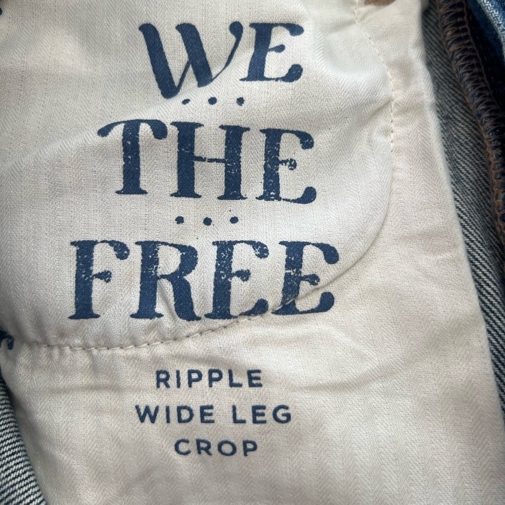 We The Free Ripple Wide Leg Crop Jeans unique design and frayed hems - Picture 7 of 8